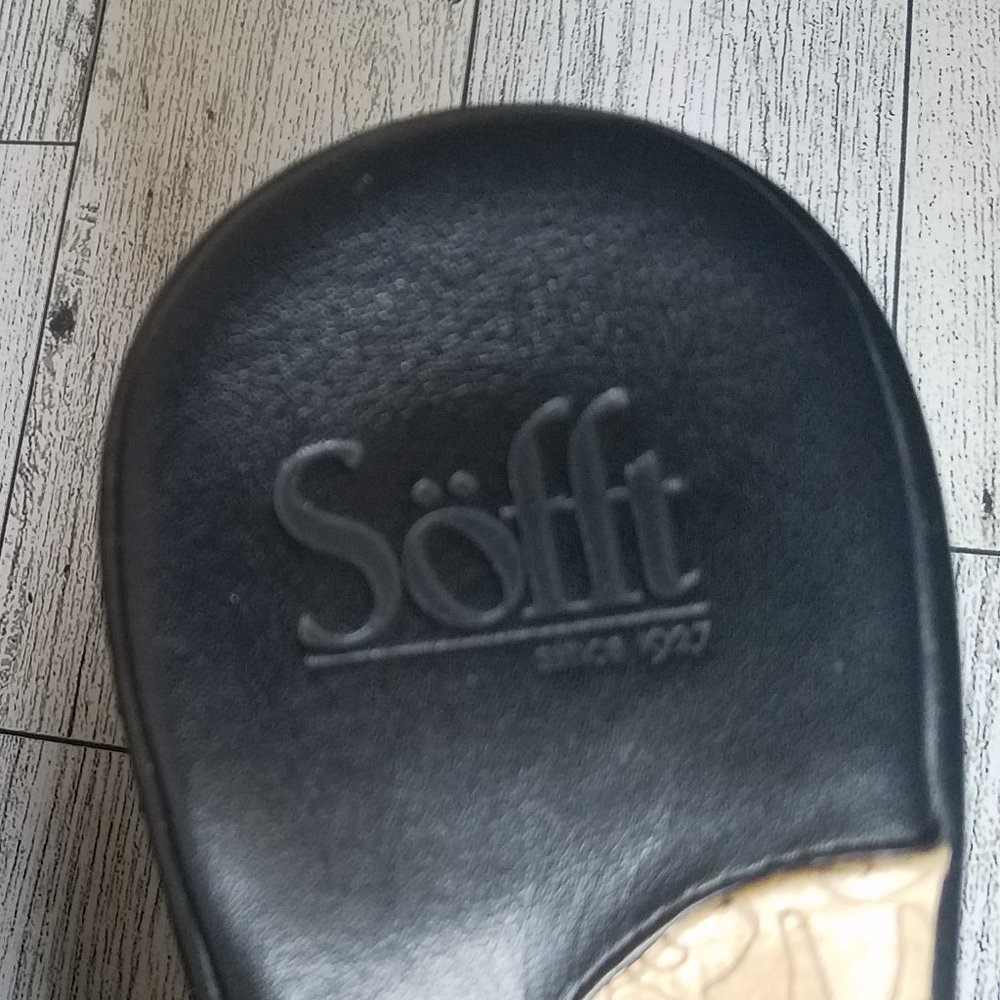 Sofft Black Leather Heels 7N Slip On 3.5" High Heel - Picture 5 of 7